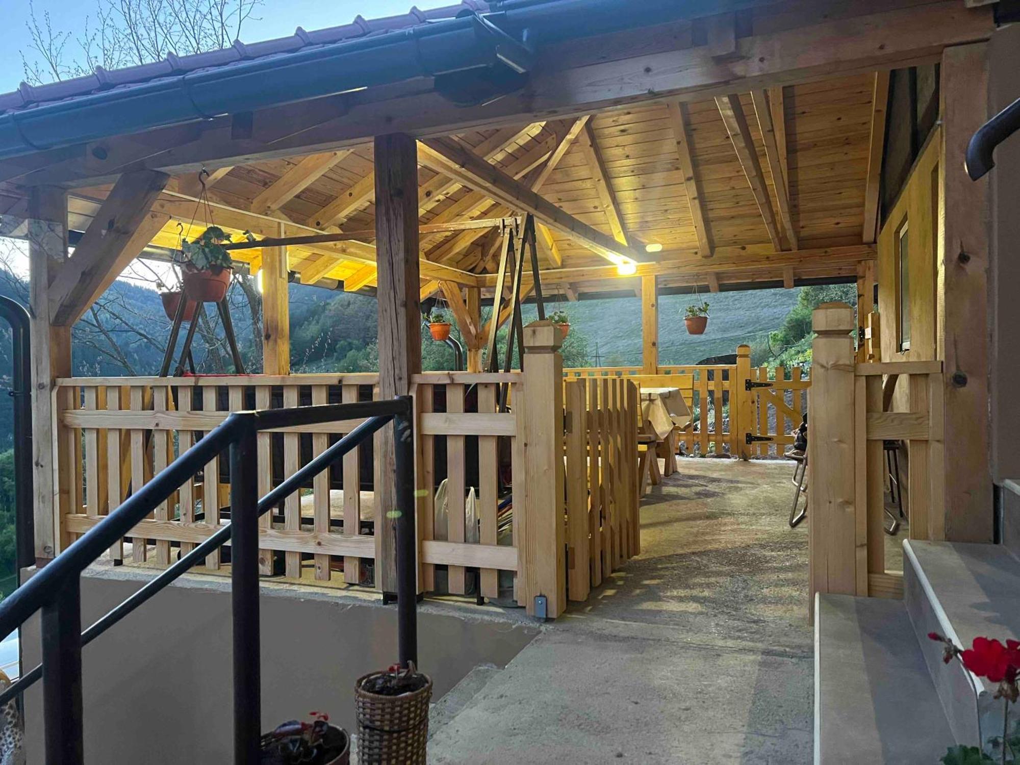 Hotel Ljubav Stara Zaovine Lazici Exterior foto